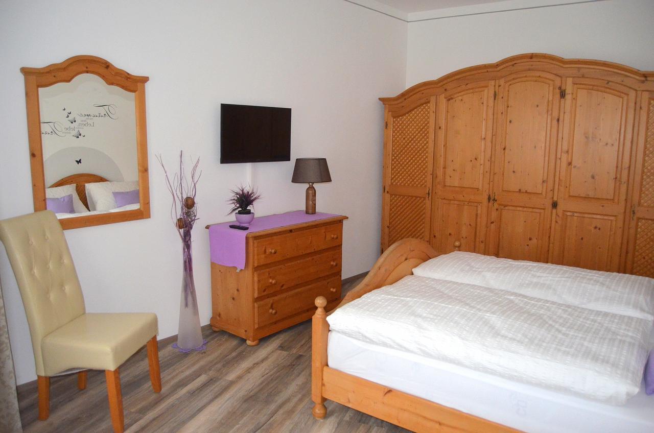 Pension Zum Strell Hollabrunn Exterior photo
