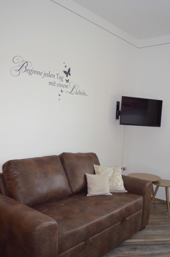Pension Zum Strell Hollabrunn Exterior photo