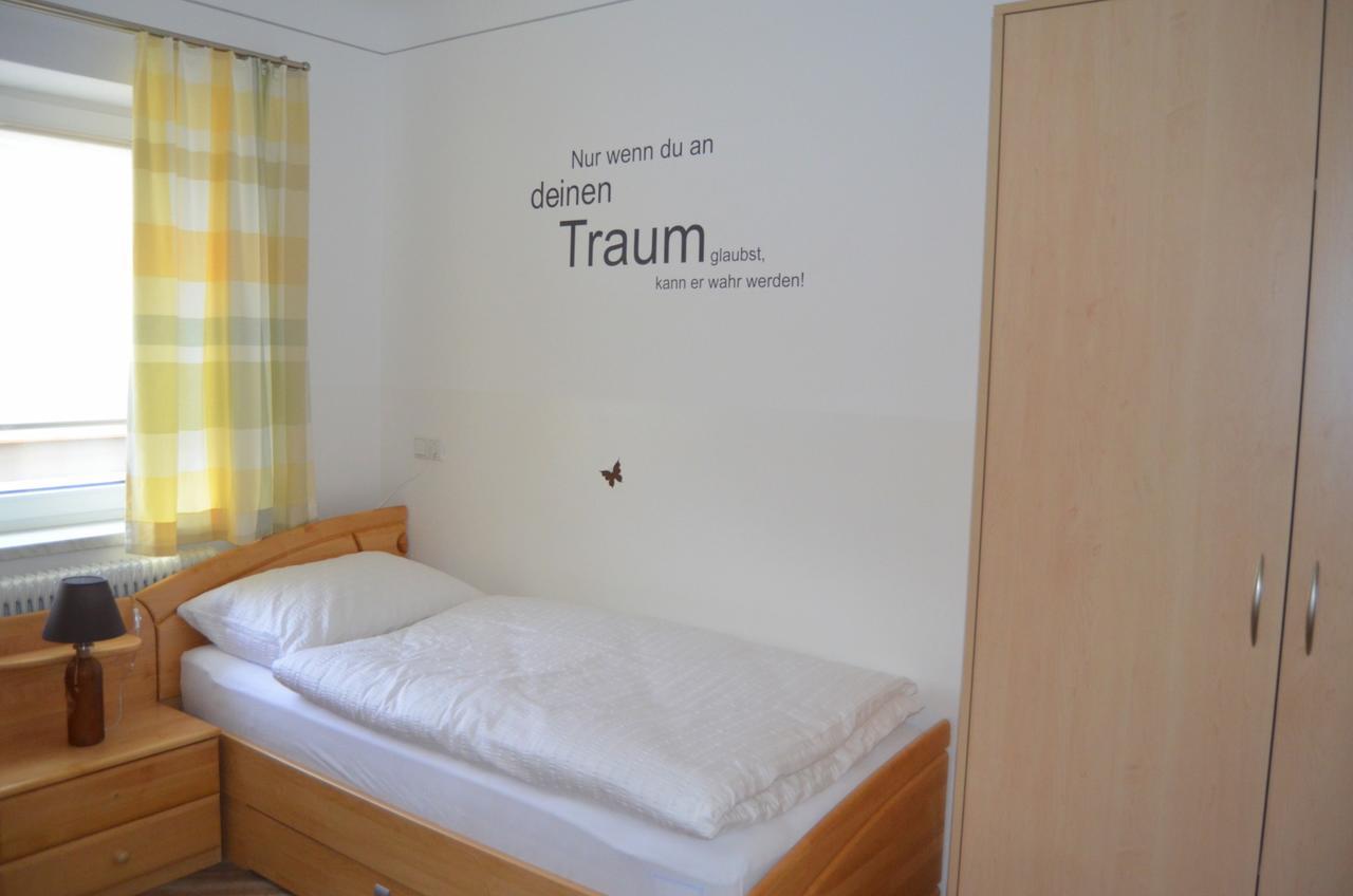 Pension Zum Strell Hollabrunn Exterior photo