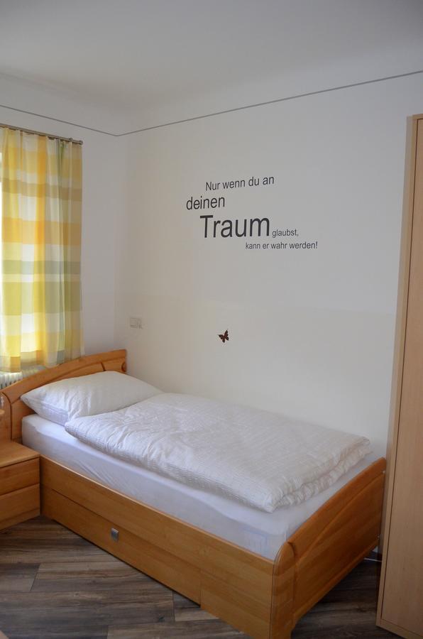 Pension Zum Strell Hollabrunn Exterior photo